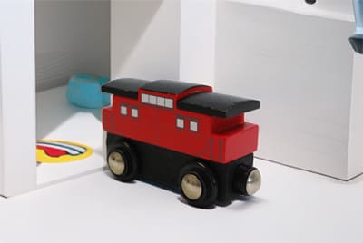 貨物列車の木のおもちゃの写真